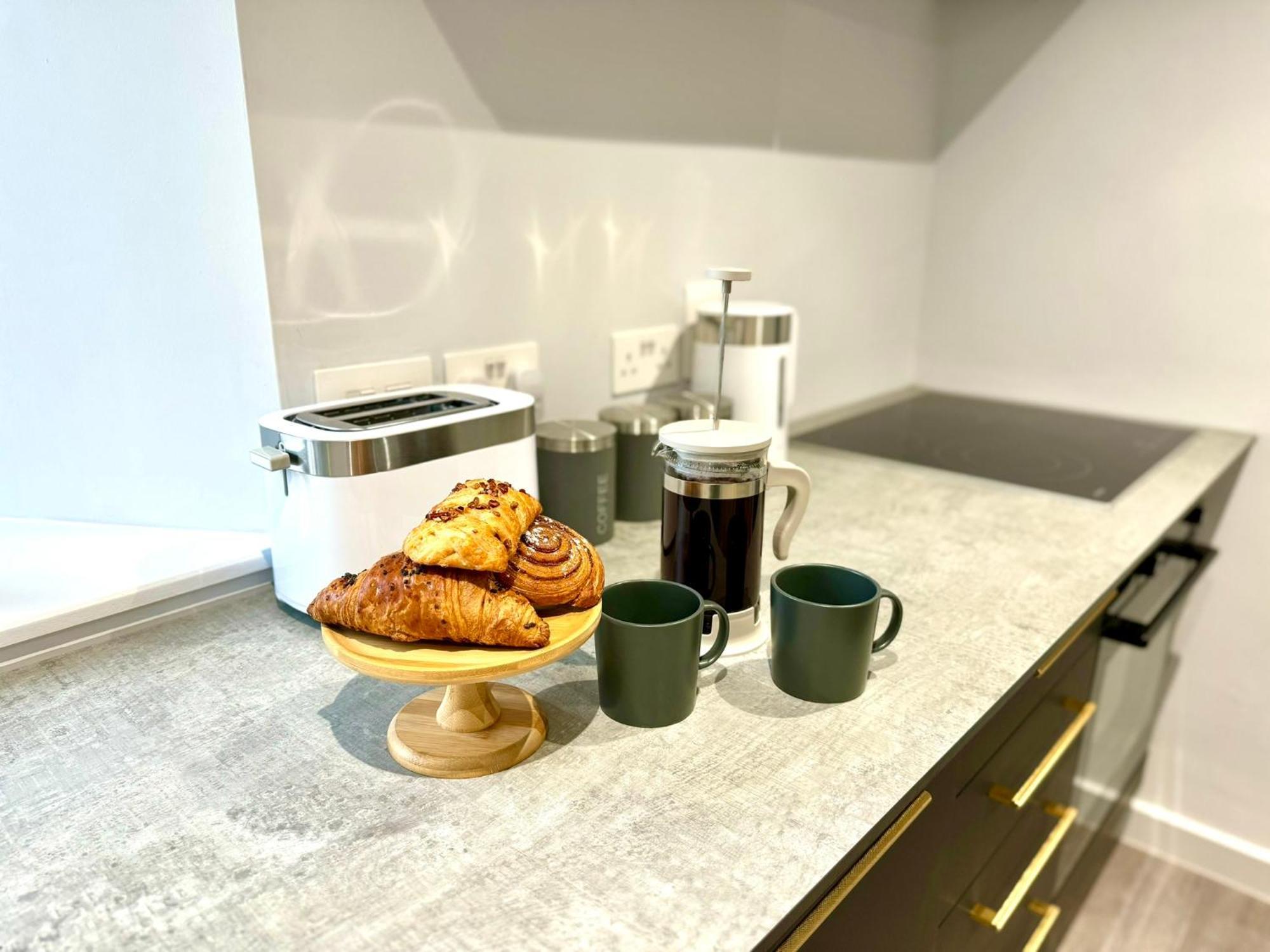 Amazing Large 3 Bedroom Apartment - Sleeps 8! Bournemouth Esterno foto