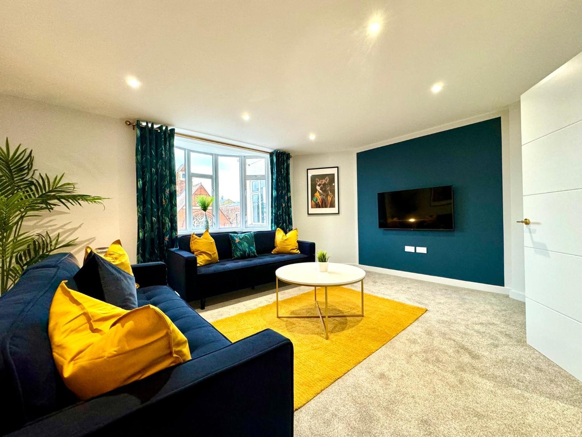 Amazing Large 3 Bedroom Apartment - Sleeps 8! Bournemouth Esterno foto