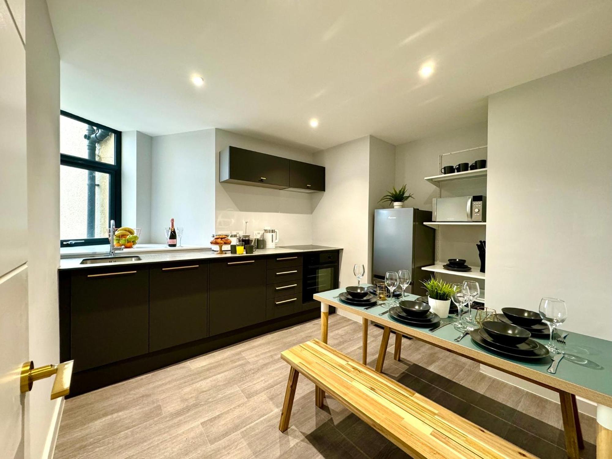 Amazing Large 3 Bedroom Apartment - Sleeps 8! Bournemouth Esterno foto